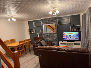 Newly decorated 4 bedroom property